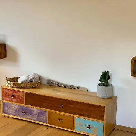 Cozy Hilltop Hideaway Apartment
